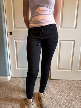 Black Lululemon jogger with pockets